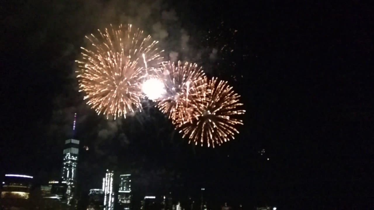A scene from the 2017 fireworks display in Jersey City.