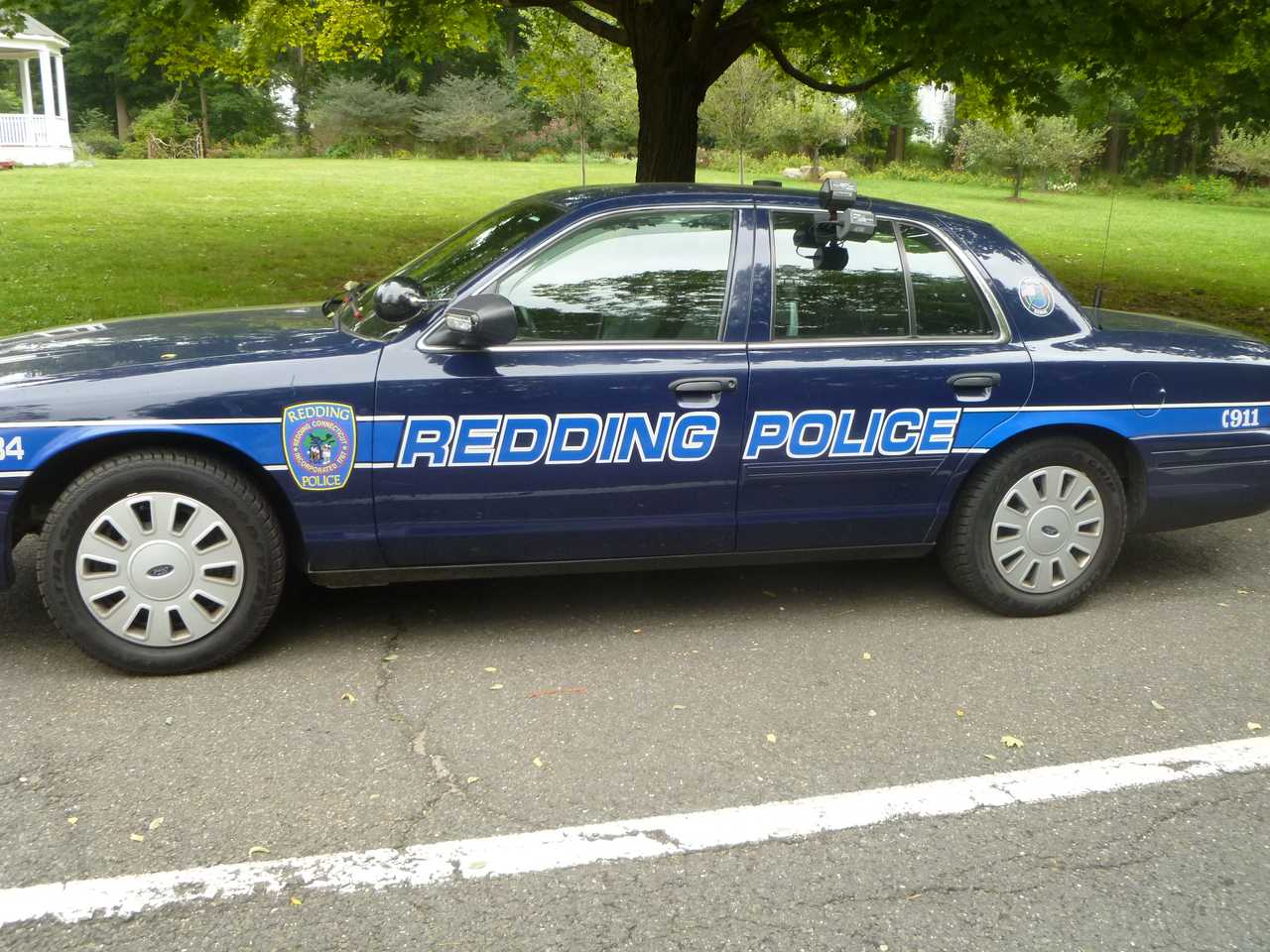  A woman from Oklahoma is accused of scamming an 81-year-old Redding resident out of $60,000, according to The News-Times website.