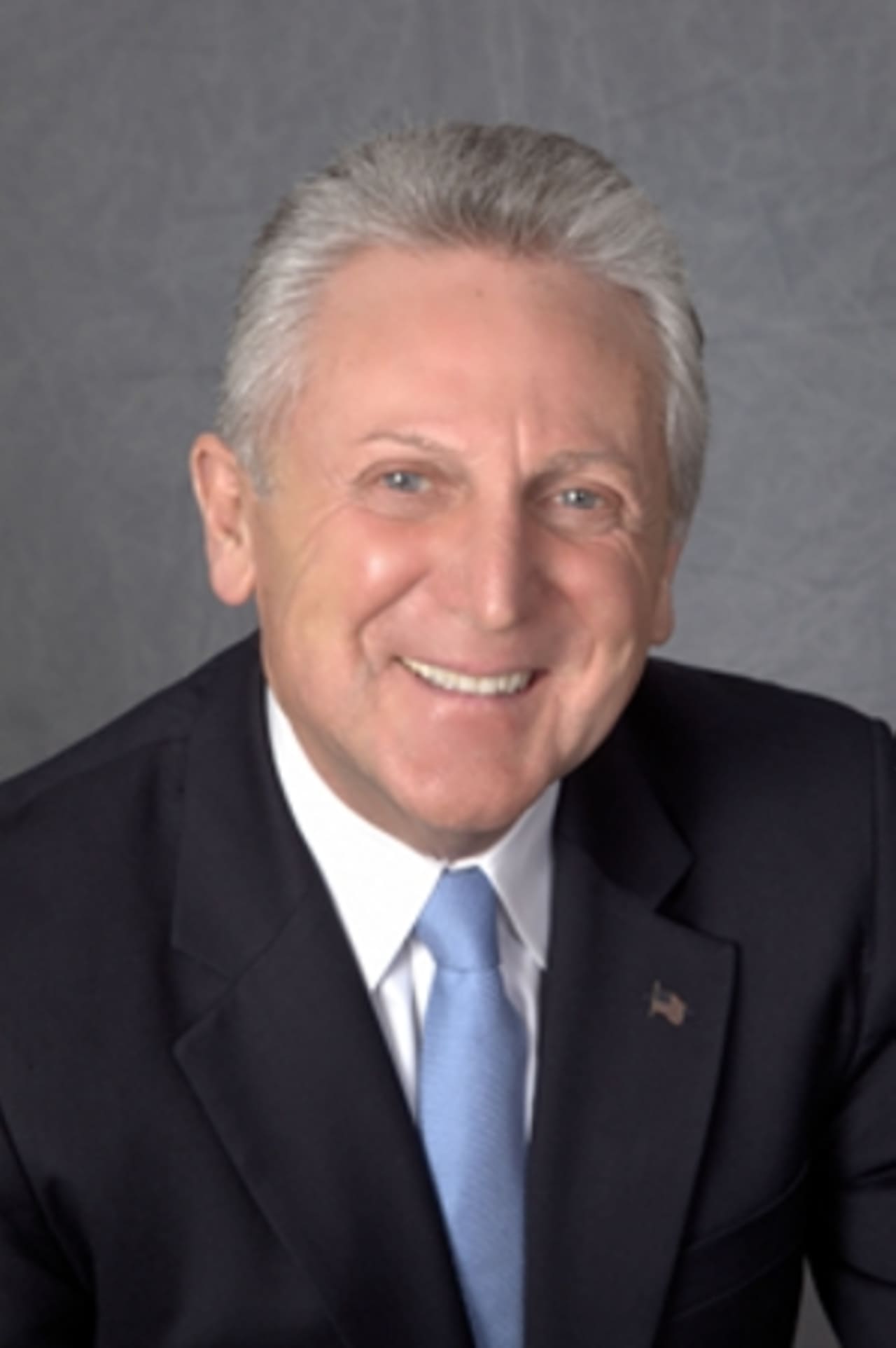 Norwalk Mayor Harry Rilling is inviting residents to take a walk with him and other officials Saturday through the Silvermine area in an effort to kick off a new walking club in the historic area.
