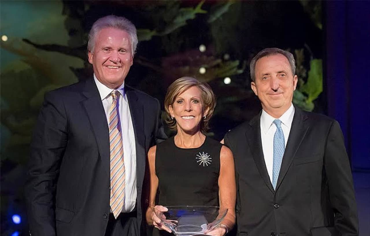 From left, Jeffrey R. Immelt, chairman and CEO of General Electric; Kathy Giusti, recipient of the Harvard Business School's John C. Whitehead Social Enterprise Award; and Dana LaForge, chairman of the MMRF board of directors.