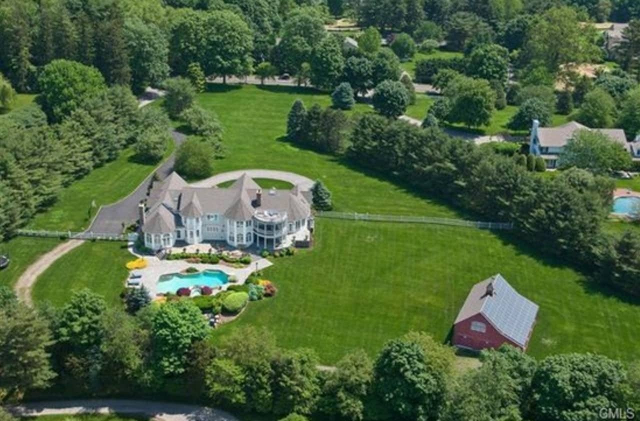 Former Law and Order: SVU star Christopher Meloni recently sold his New Canaan home for $4.3 million, the Darien News reported.