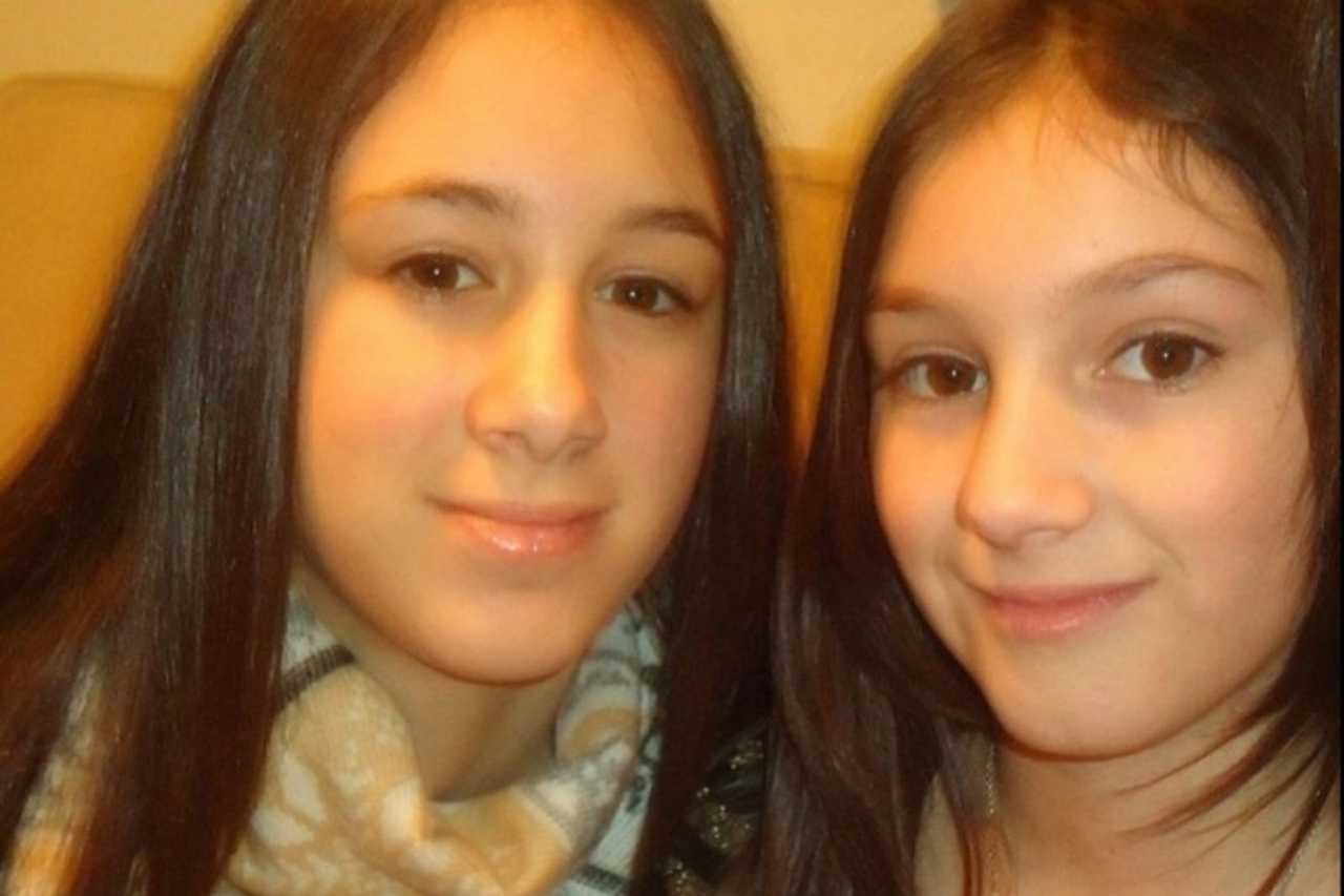 Alissa and  Deanna Hochman
