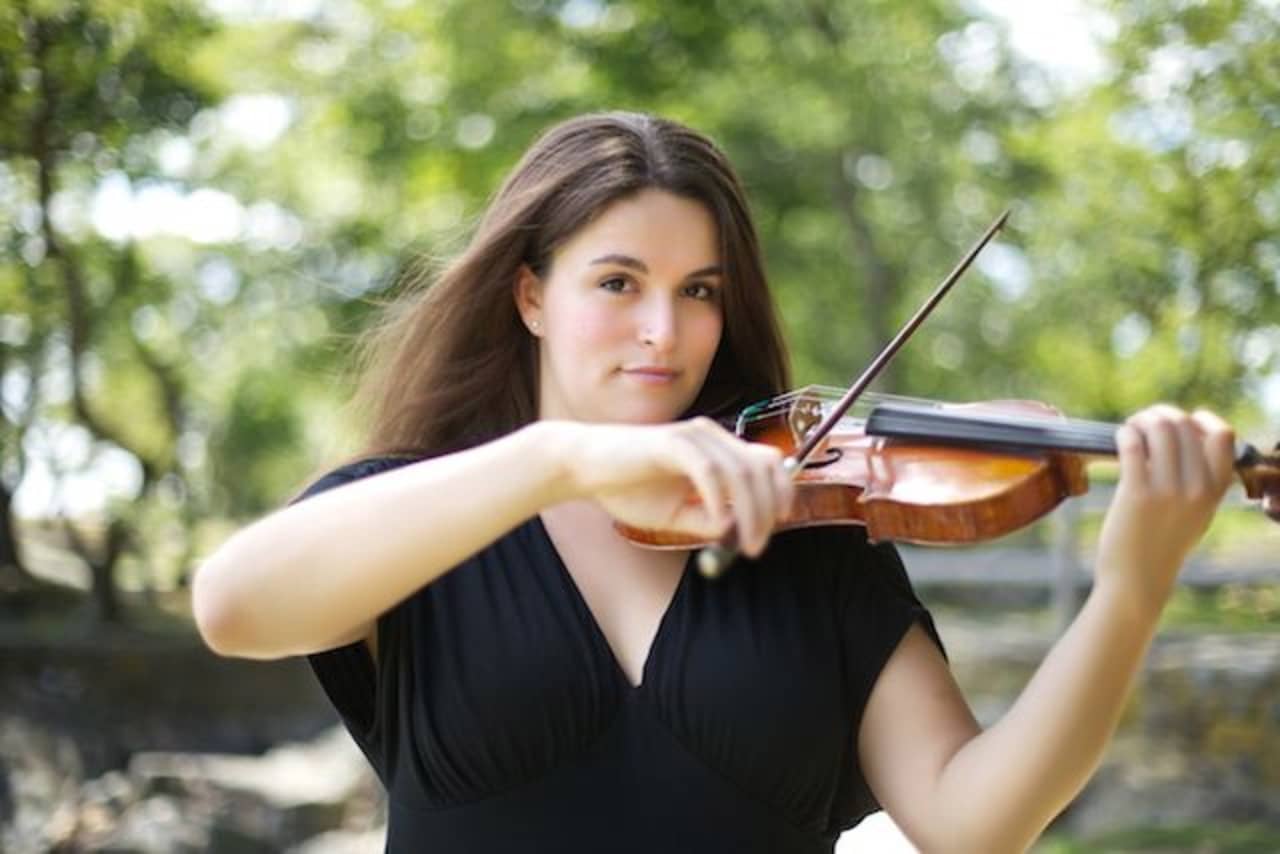 Rachel Alexander will be offering violin workshops at the Ossining Public Library. 