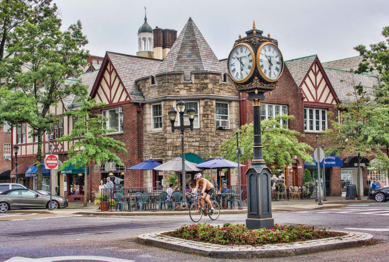 Scarsdale has been named the richest town in America, becoming the only Hudson Valley municipality selected among 25 locations ranked nationally.
