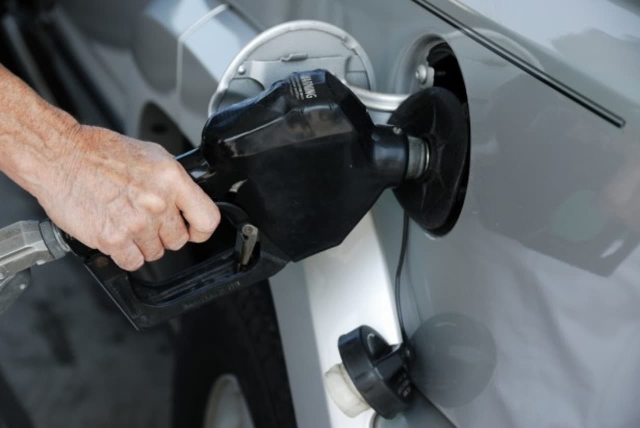The average price for a gallon of gas in Connecticut fell to $2.44 per gallon last week. The Bridgeport/Stamford region leads the way with an average of $2.53 per gallon.