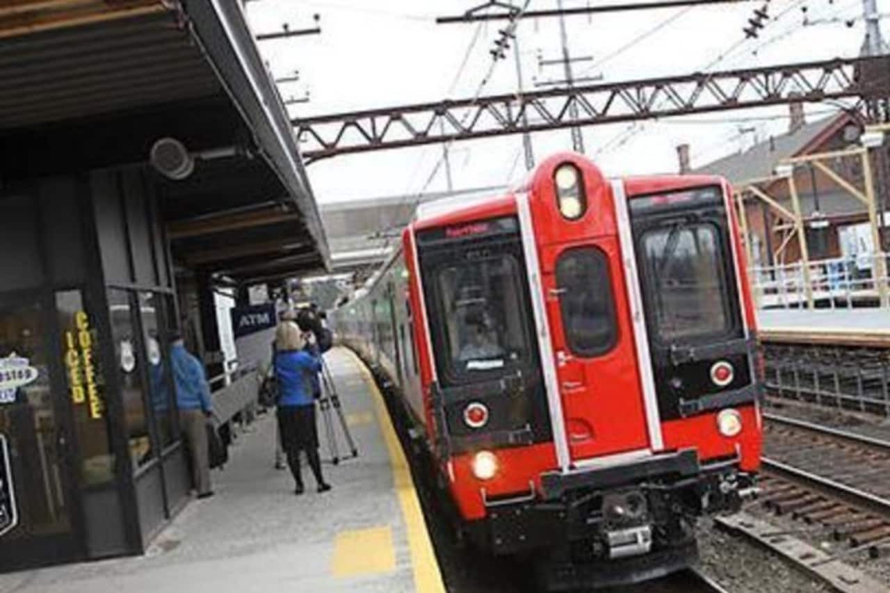 Metro-North is reporting signal delays in Stamford.