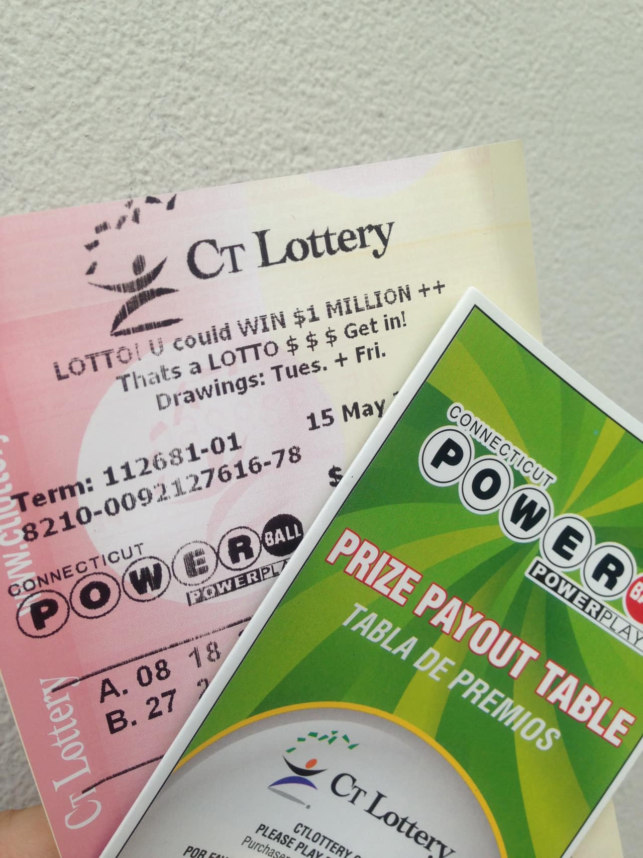 There are many places to buy Powerball tickets in New Canaan. 