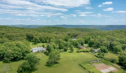 Here's How 2022 Luxury Housing Market In Westchester Compared To Hudson Valley Counties: Report