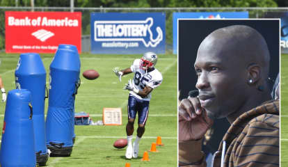 Former Patriots Receiver Chad Johnson Gives Waitress $1,000 Tip On $24 Bill
