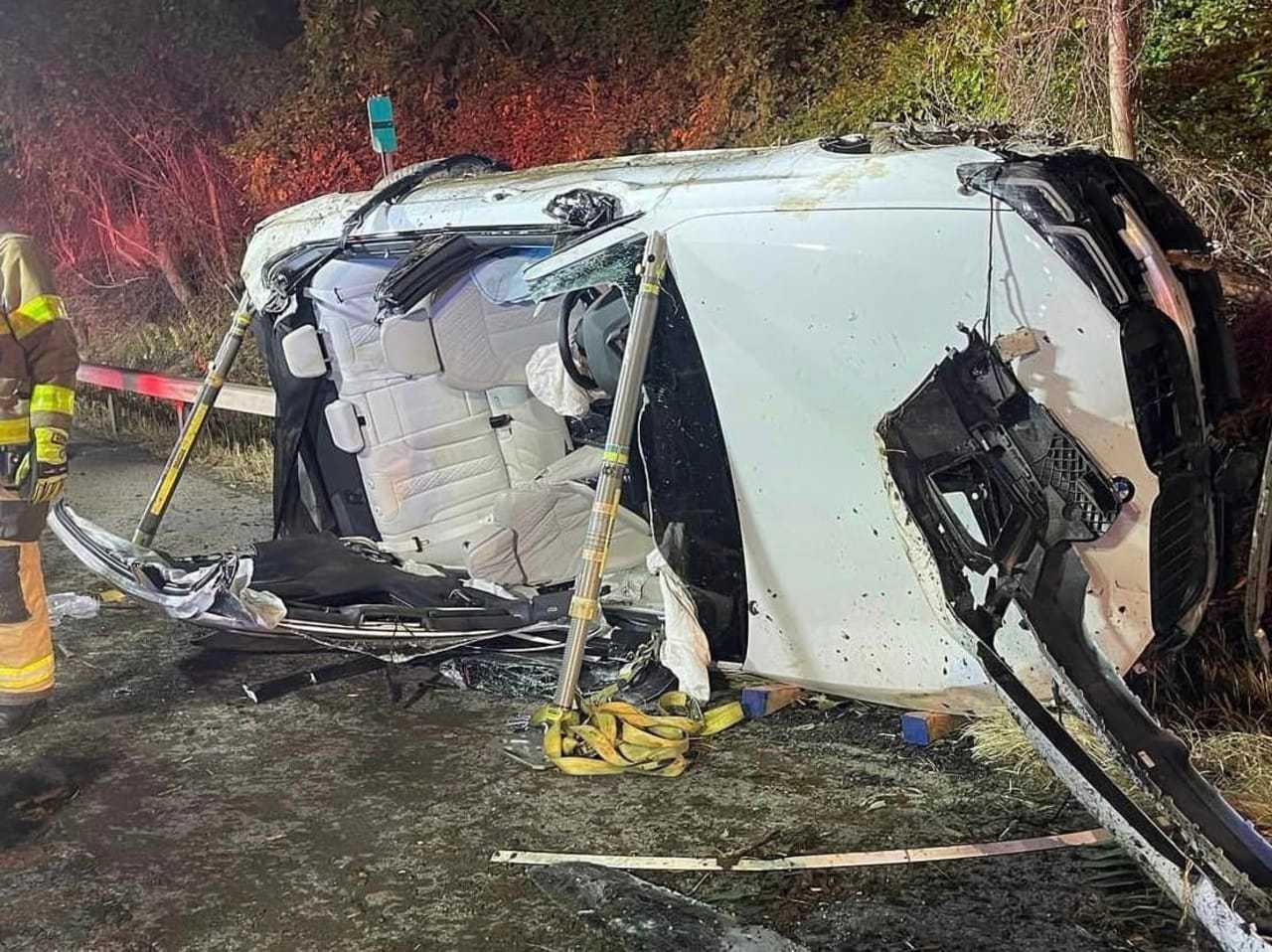 2 Trapped Occupants Rescued From Crashed Car On I-287 In Westchester