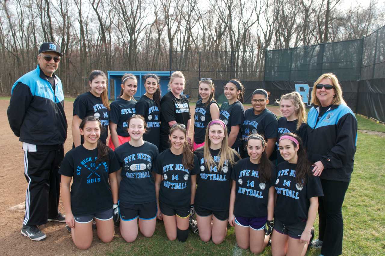 The 2016 Rye Neck High softball team.