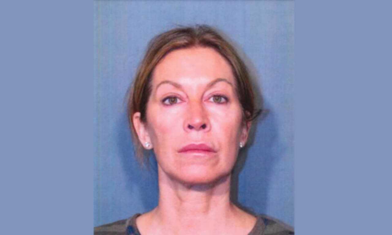 Fairfield County Woman Turns Self In Year After Committing Bank Fraud: Police