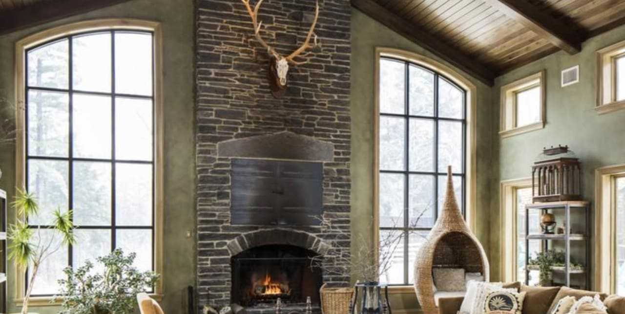 Aaron Lewis' Western Mass mansion is listed for $3.5 million.