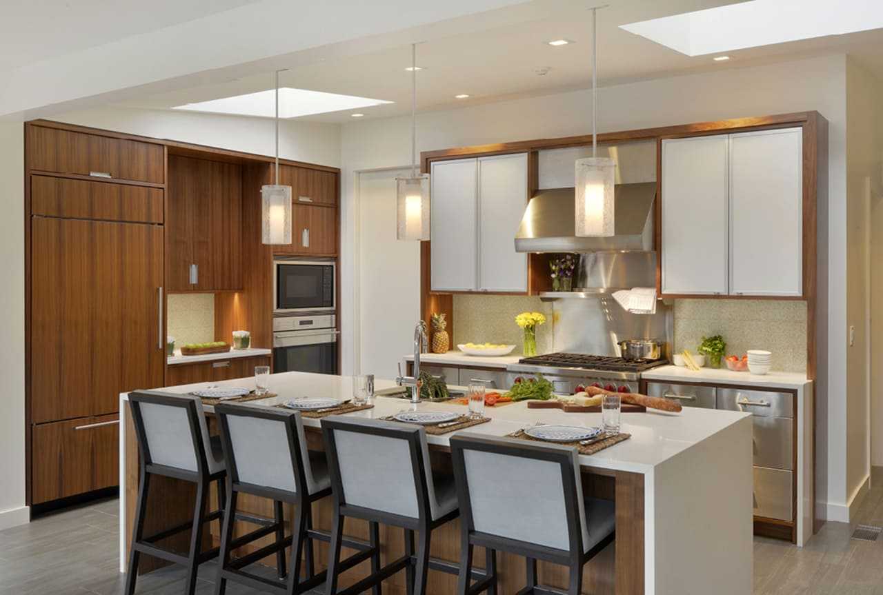 The kitchen was designed by Laura Kaehler Architects of Greenwich, Conn. Hallmark Designs in Wood in Danbury built the custom kitchen in its shop.