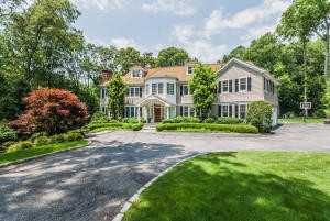 77 Woodridge Drive