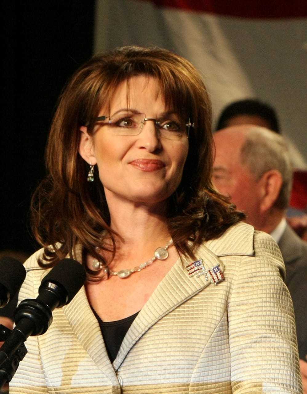 COVID-19: Maskless Sarah Palin Eats At NYC Restaurant Two Days After Testing Positive