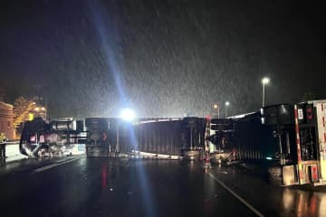 Tractor-Trailer Tips Across Route 17