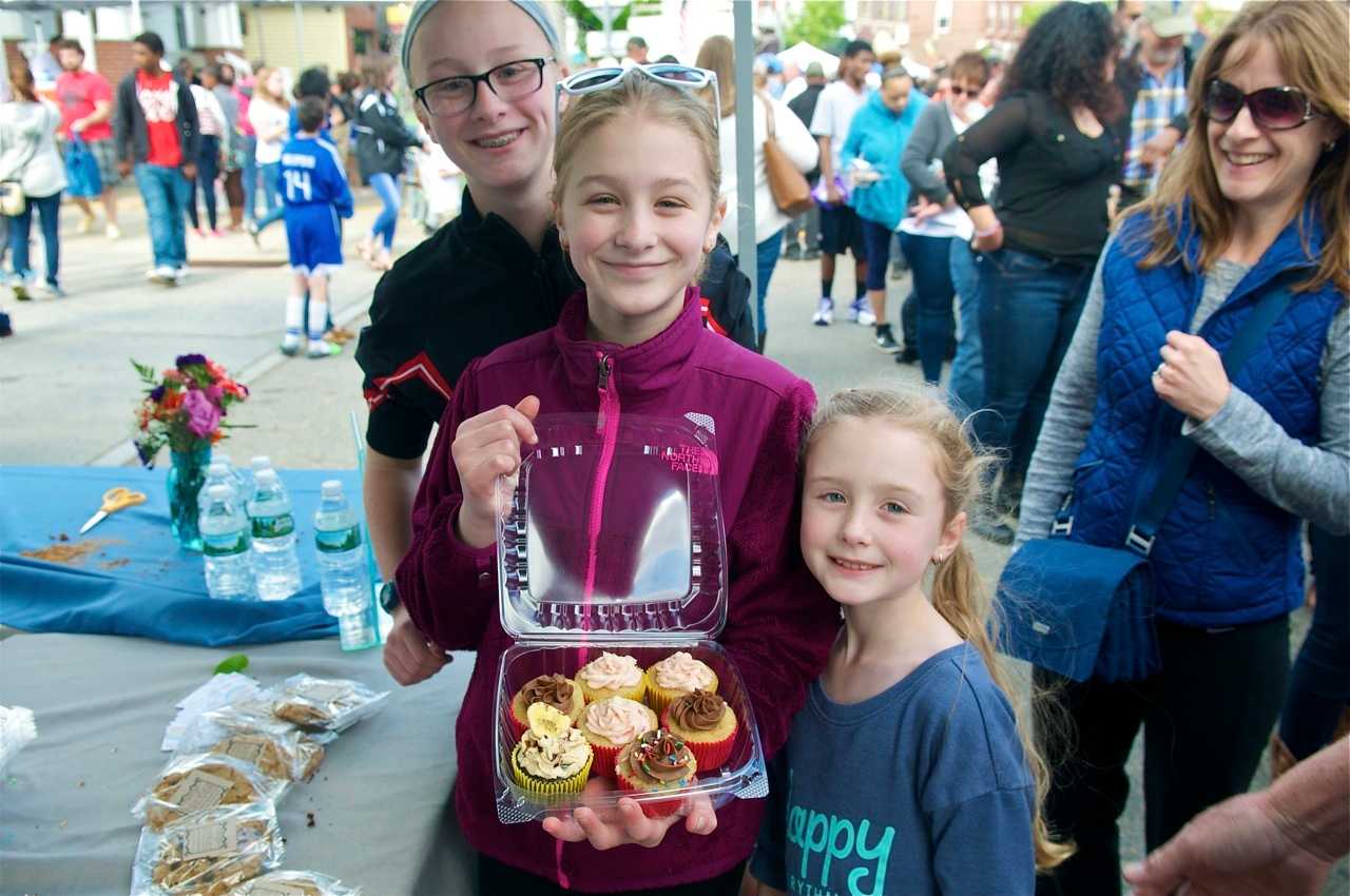K104 Cupcake Festival Leaves Fishkill, Eases On Down Road - To Beacon