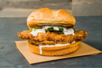 Locally-Loved Fried Chicken Heads To New Woburn Location