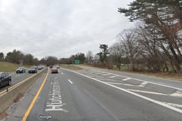 Blocked Lane Slows Traffic On Hutchinson River Parkway In Scarsdale: Developing