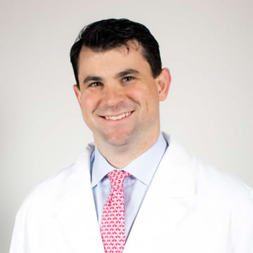 Dr. Samuel Taylor is a sports medicine surgeon at HSS.