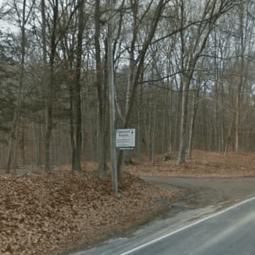 <p>A 60-year-old Milton man collapsed and died while participating in a trail-biking event at Ferncliff Forest in Rhinebeck on Sunday. The Dutchess medical examiner&#x27;s office has determined the cause of death to be natural.</p>