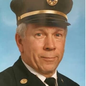 Robert H. Meyer, the former chief of the Pound Ridge Volunteer Fire Department, has died at age 88.