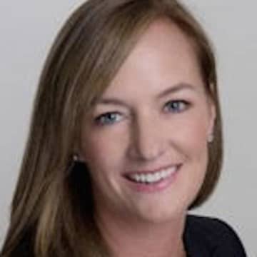 Amanda Bryan Briggs has been naed manager of Houlihan Lawrence's New Canaan real estate brokerage office.