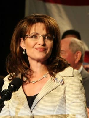 COVID-19: Maskless Sarah Palin Eats At NYC Restaurant Two Days After Testing Positive