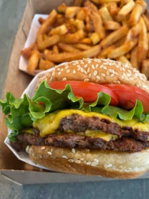 Top Cheeseburger In NJ Is Made By 'Awfully Delicious' Restaurant