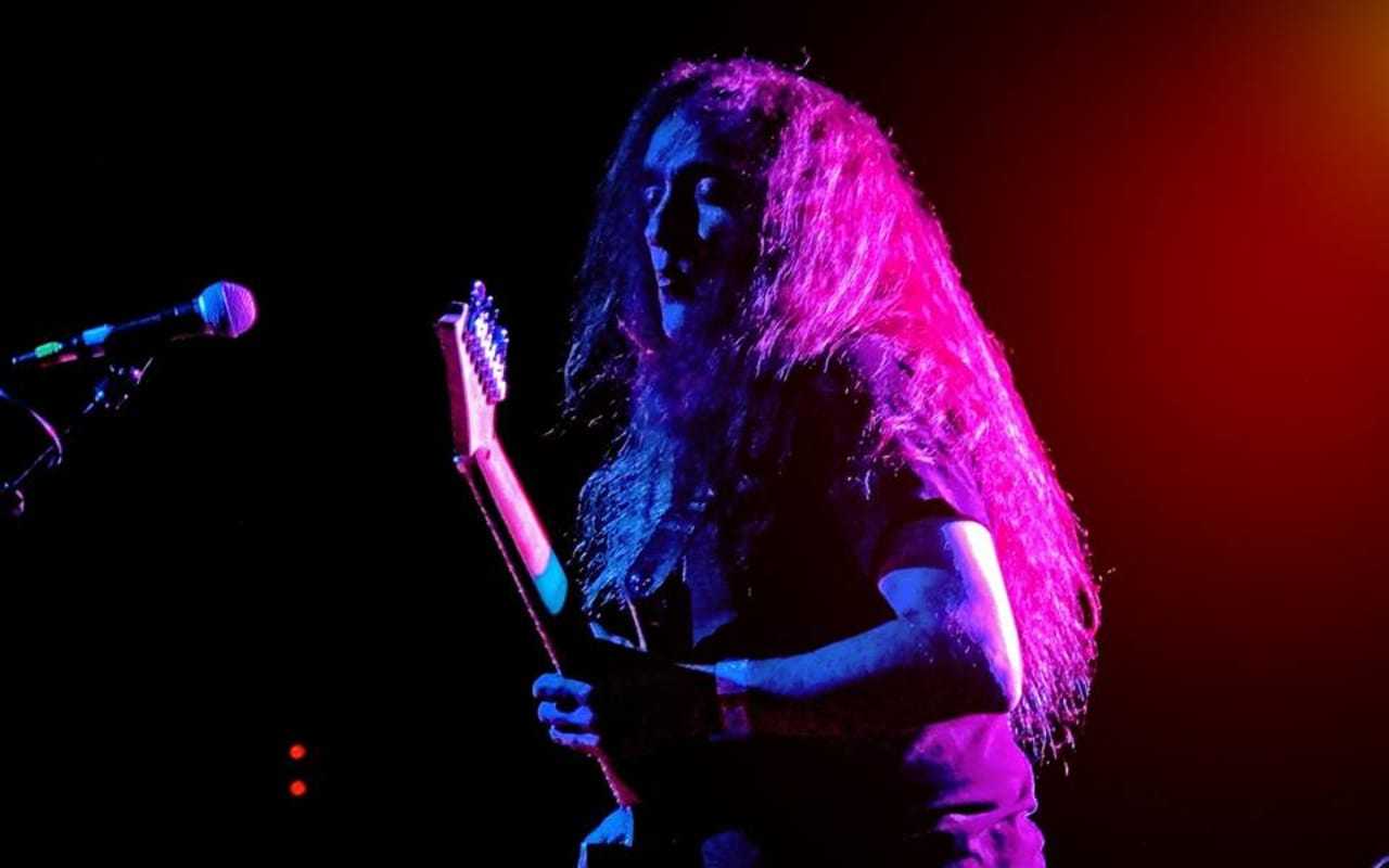 Bello during a live set