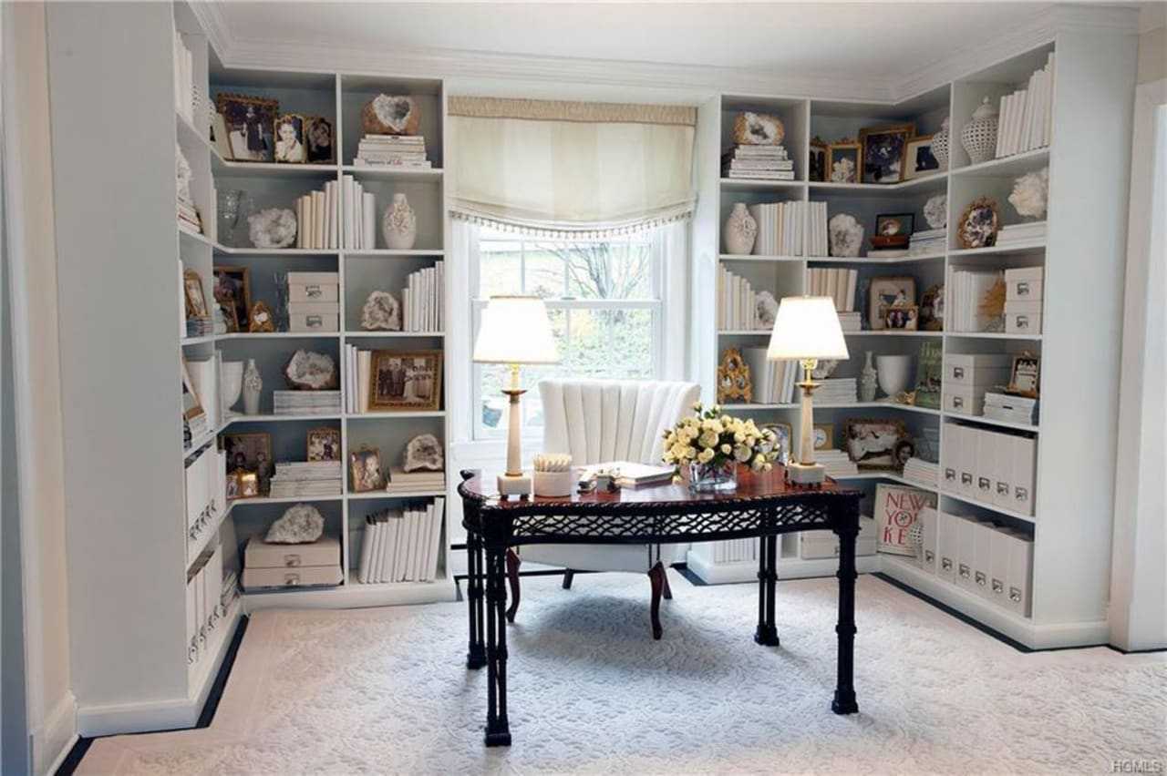 TV personality Sandra Lee has listed the Northern Westchester home she shares with New York Gov. Andrew Cuomo for $2 million.