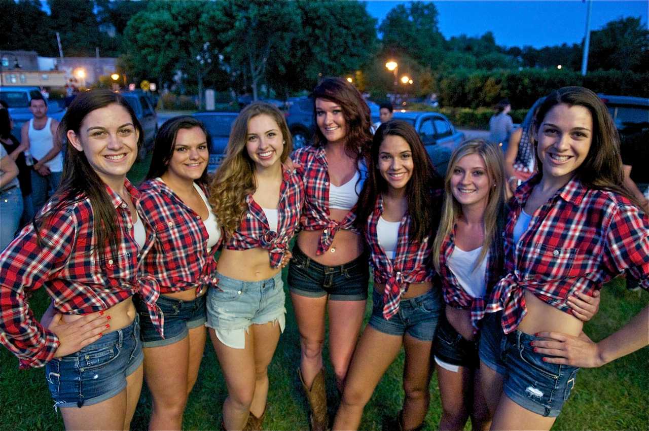 From L: Amanda D'Addona, Cristina Fonte, Elyse Hames, Karissa Spinola, Kaitlyn Horyt, Taylor Forelli and Nicole D'Addona - all from local high schools and all from the Darcy Academy of Dance in Mahopac - performed with Jessica Lynn.