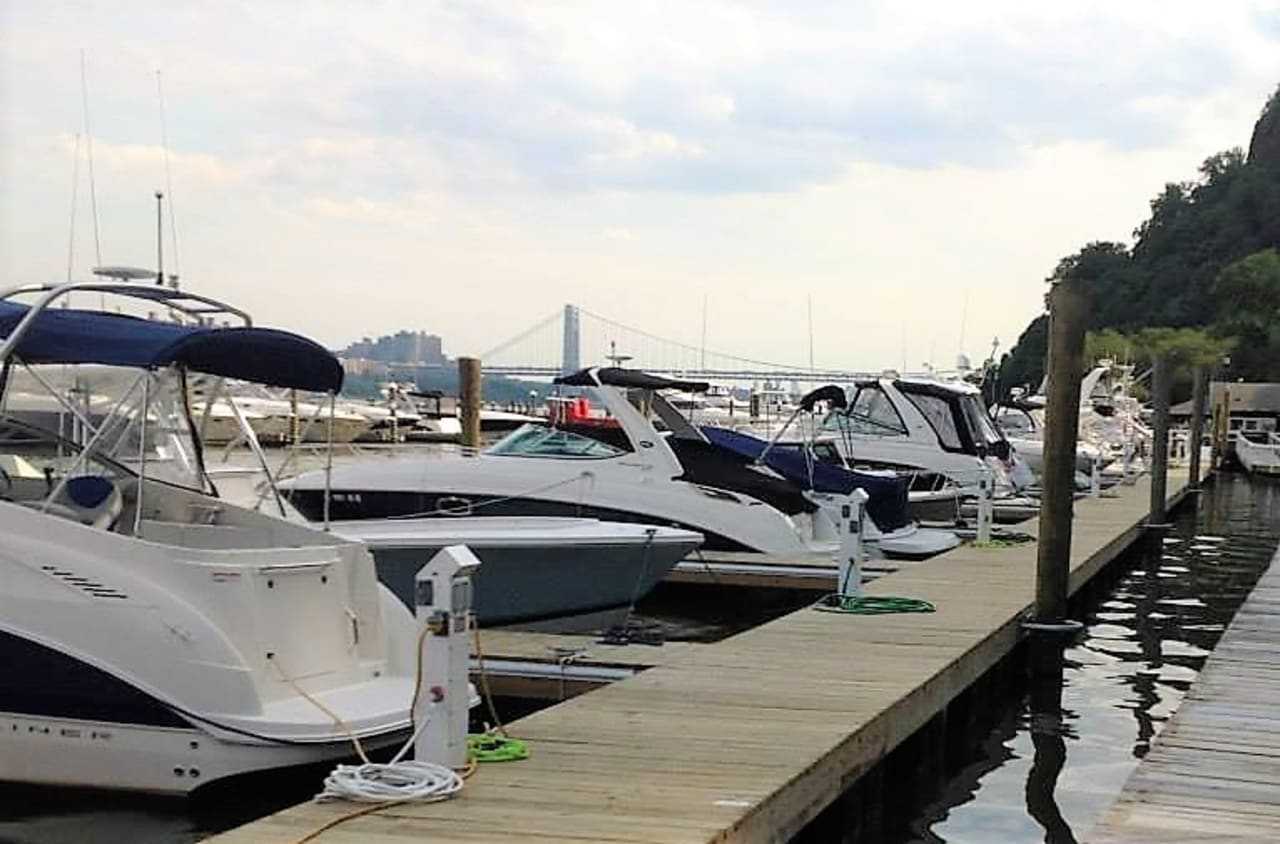 Docking Boat Passenger Slips, Drowns In Hudson River Englewood Daily