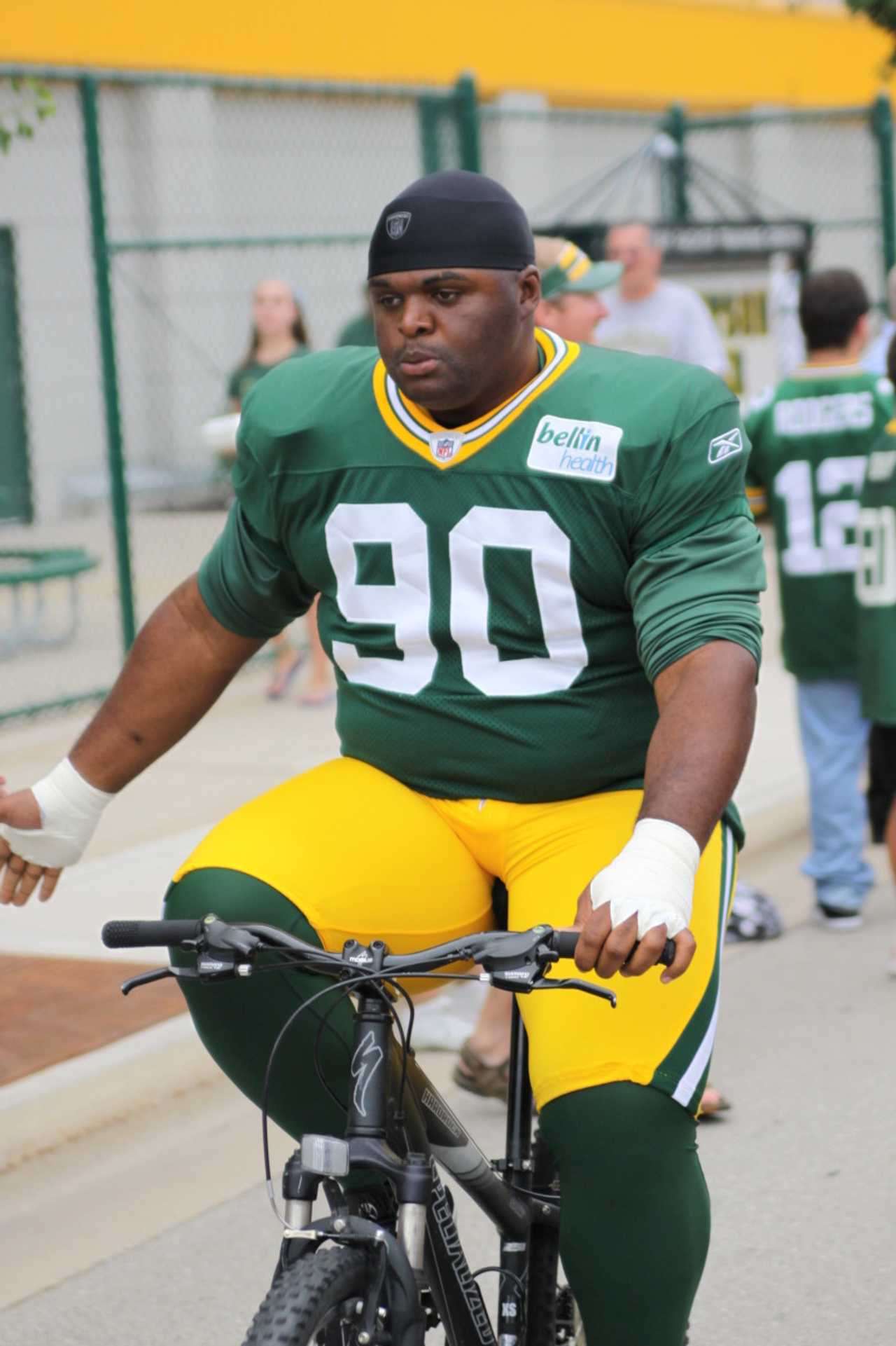 Westwood High product B.J. Raji explores uncharted territory with touchdown  for Packers 