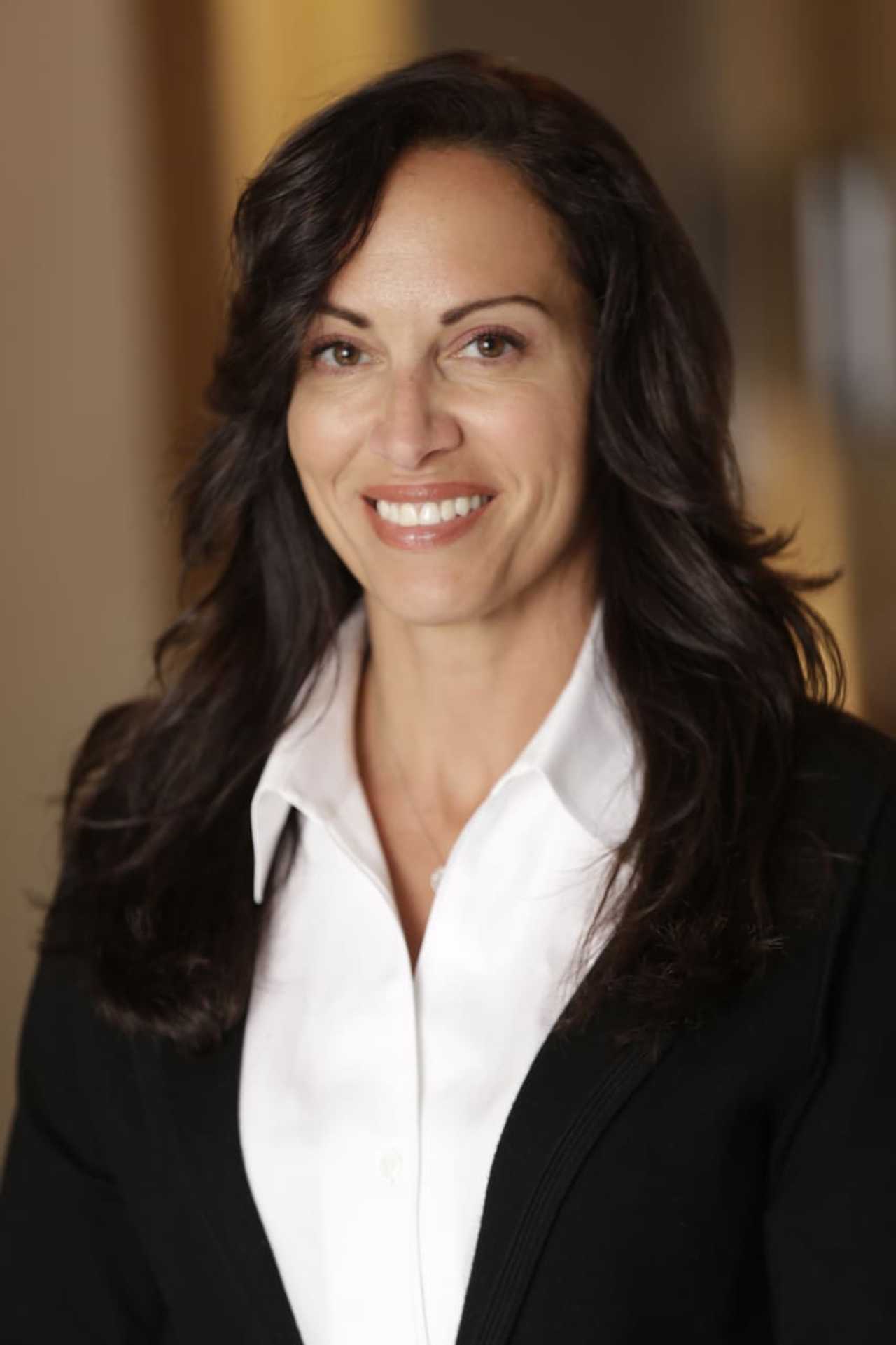 Innovative Solutions:  How A Deaf Gynecologist Improves Healthcare - 2lkjt93
