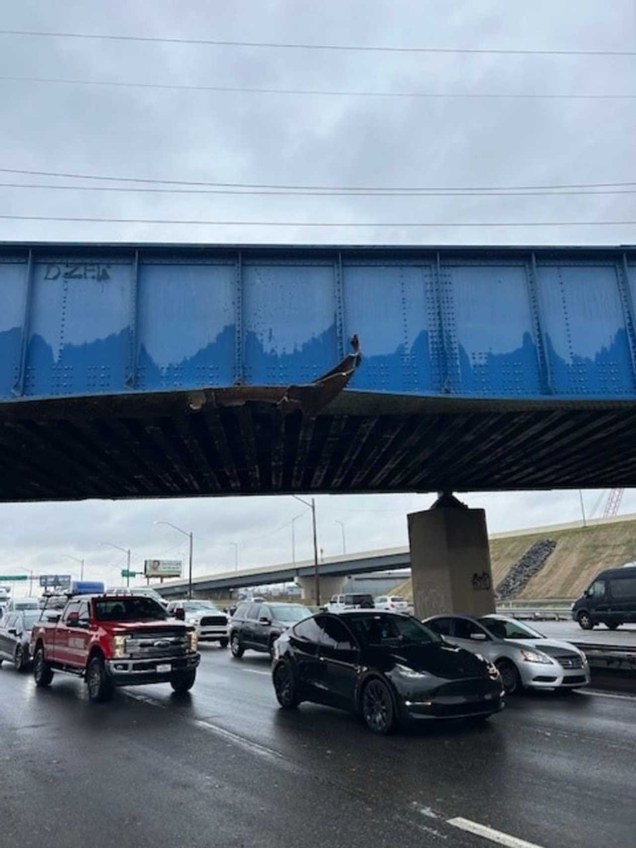 i-95-closed-in-philadelphia-after-truck-hits-conrail-bridge-bucks