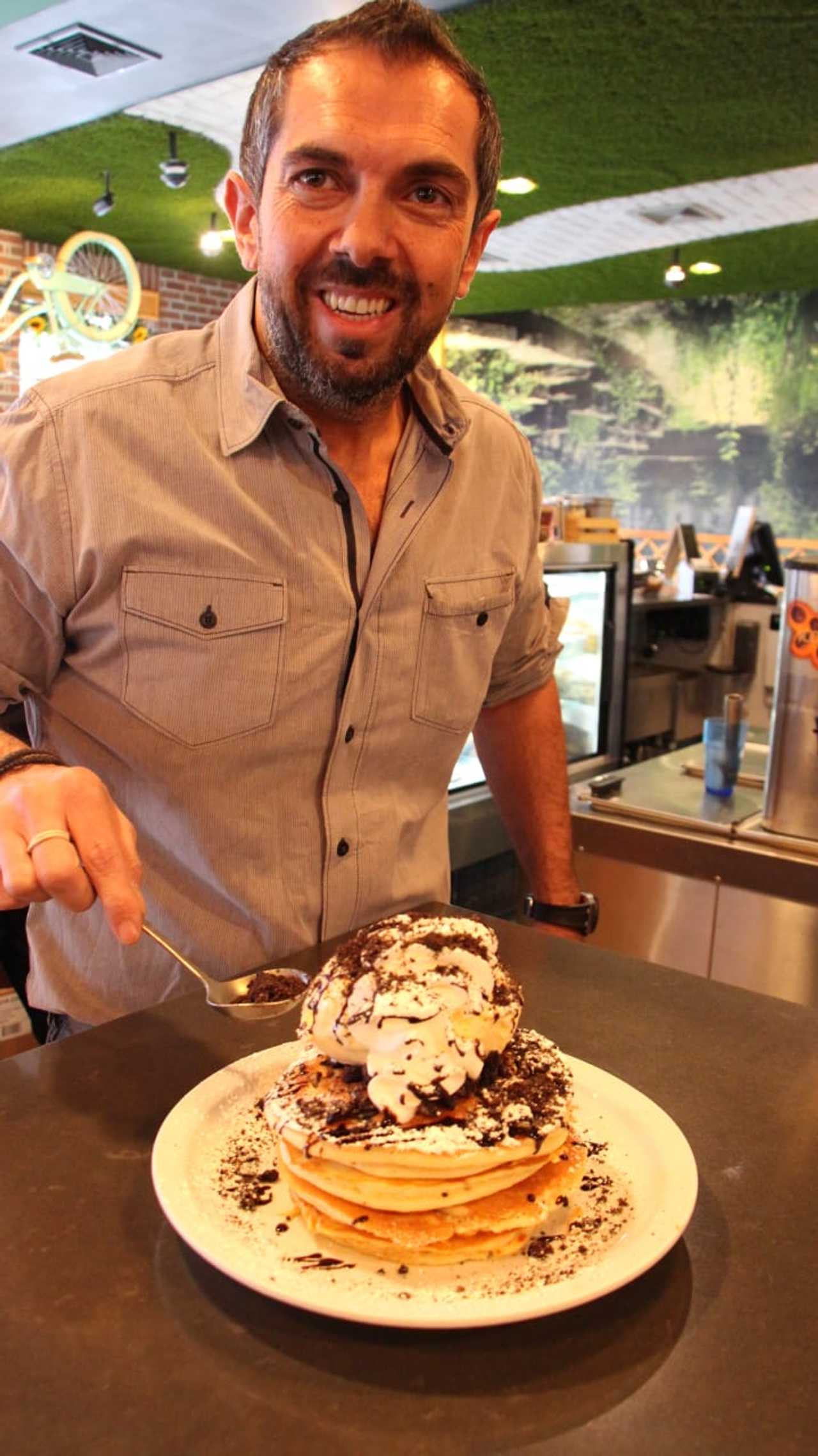 Go Big Or Go Home Edgewater Pancake House Stacks 'Em High Cliffside ParkEdgewater Daily Voice