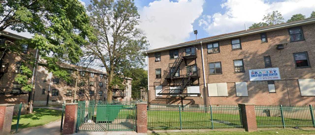 Woman Shot Dead At Newark Housing Complex Essex Daily Voice Your