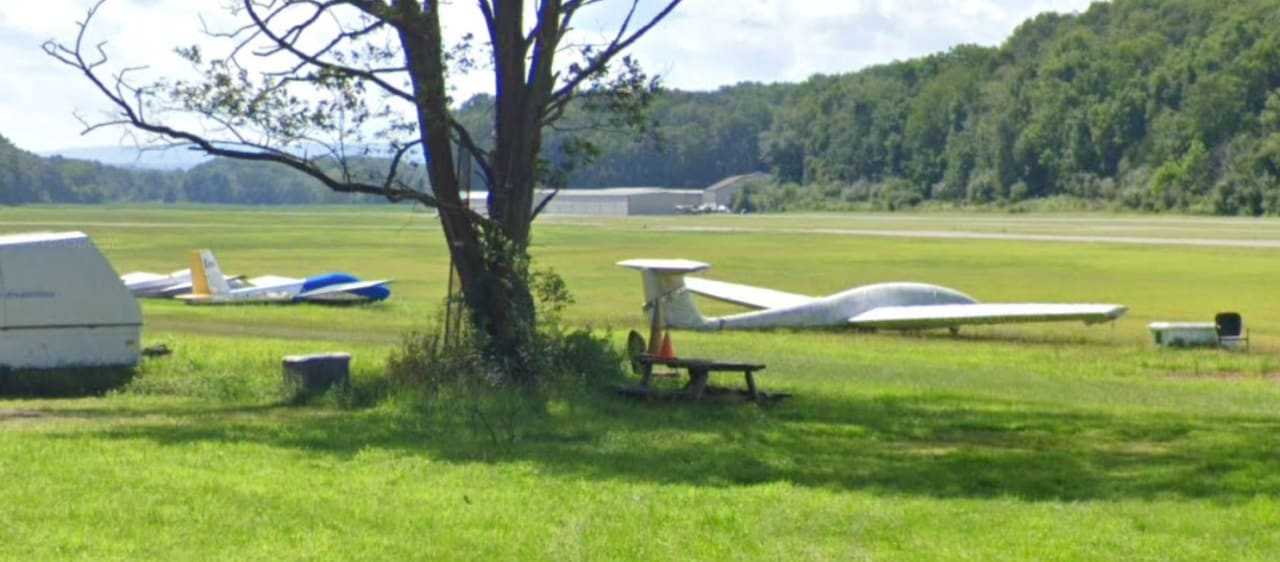 Pilot, 70, Killed As Glider Plane Crashes In North Jersey Warren
