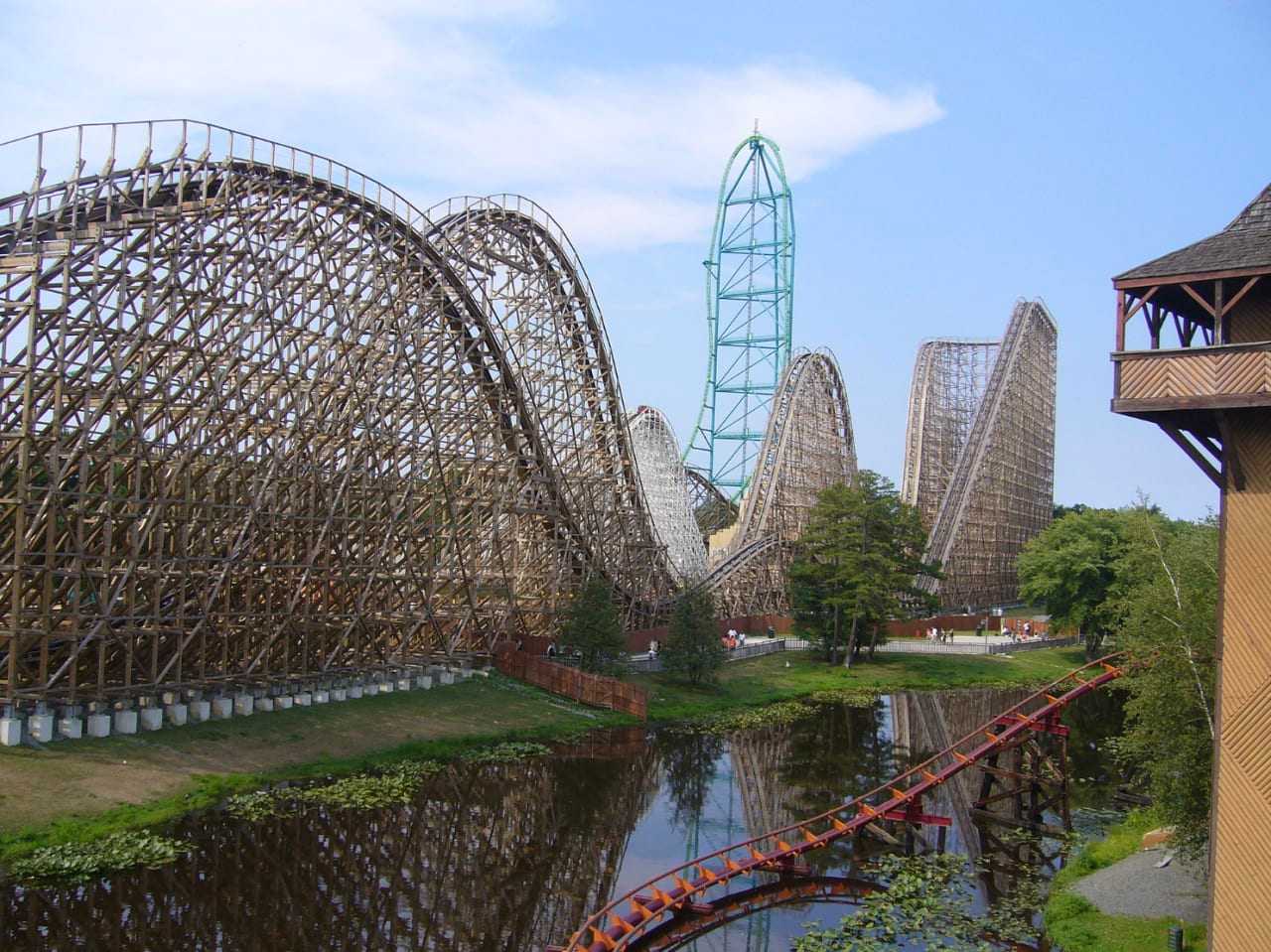 Six Flags Great Adventure in New Jersey Is Reopening Its Drive