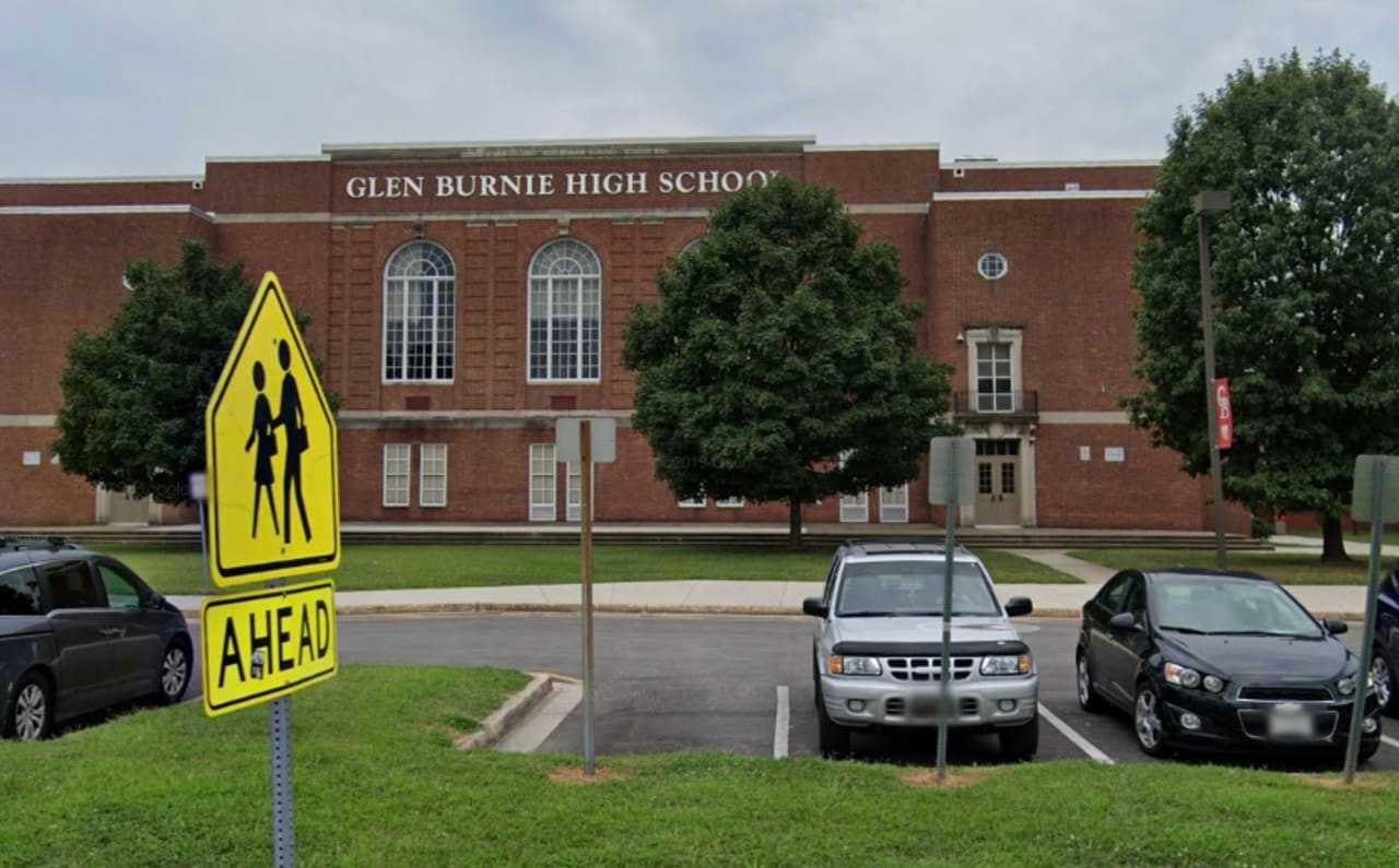 Teen Cut Across Torso In Glen Burnie High School Knife Fight: Officials