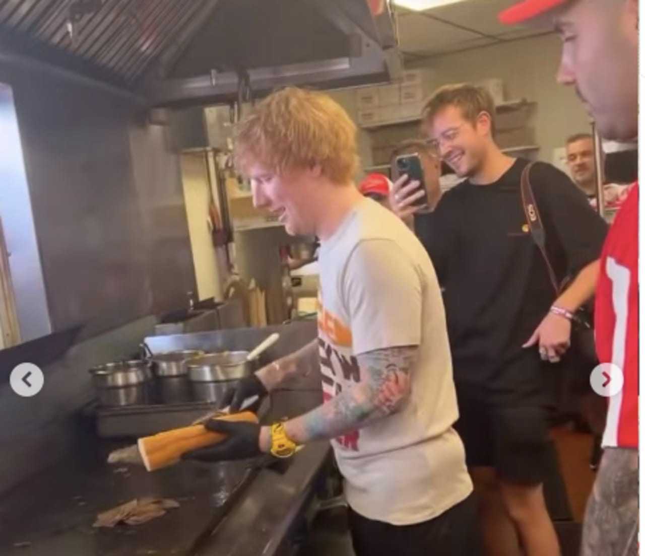 Ed Sheeran Surprises Philadelphia Fans In Kitchen Of Popular