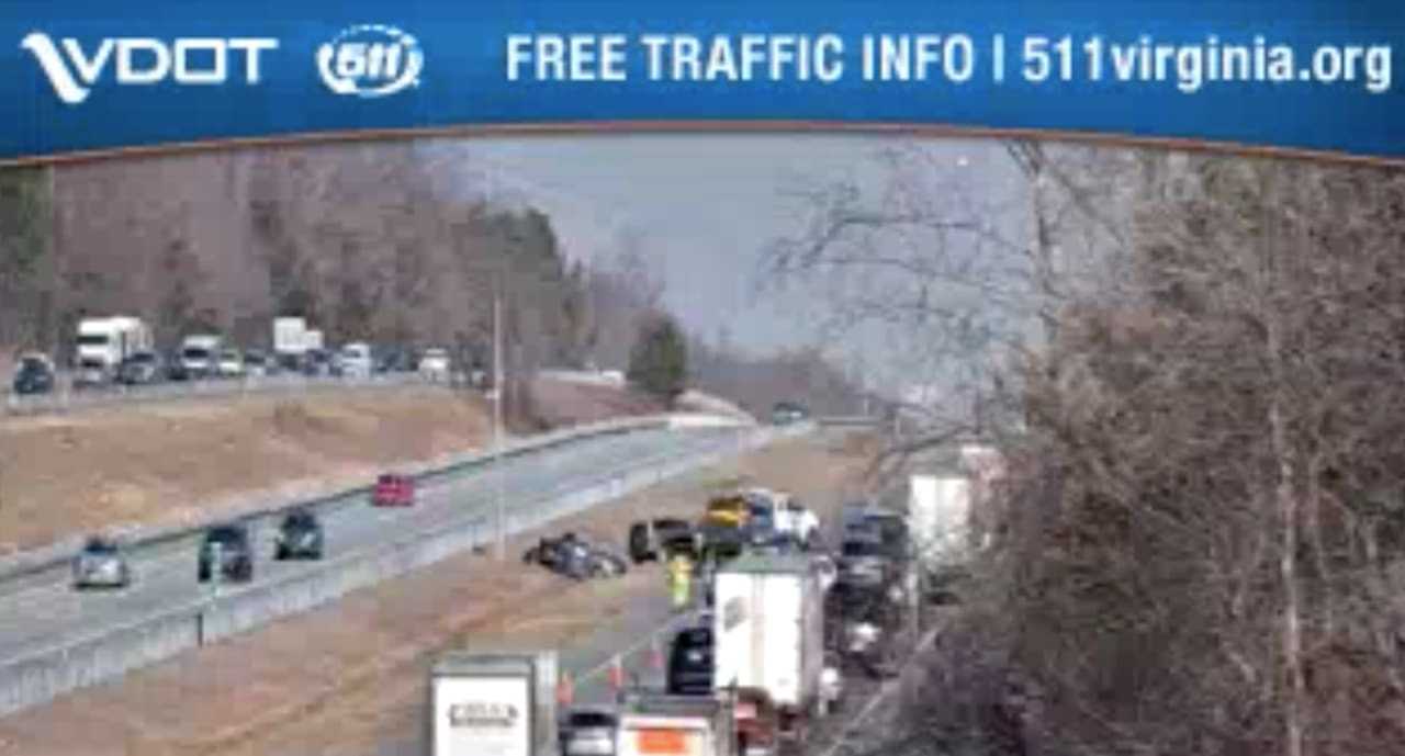 Cars Land In Median On I 95 Tying Up Traffic For Miles Prince William