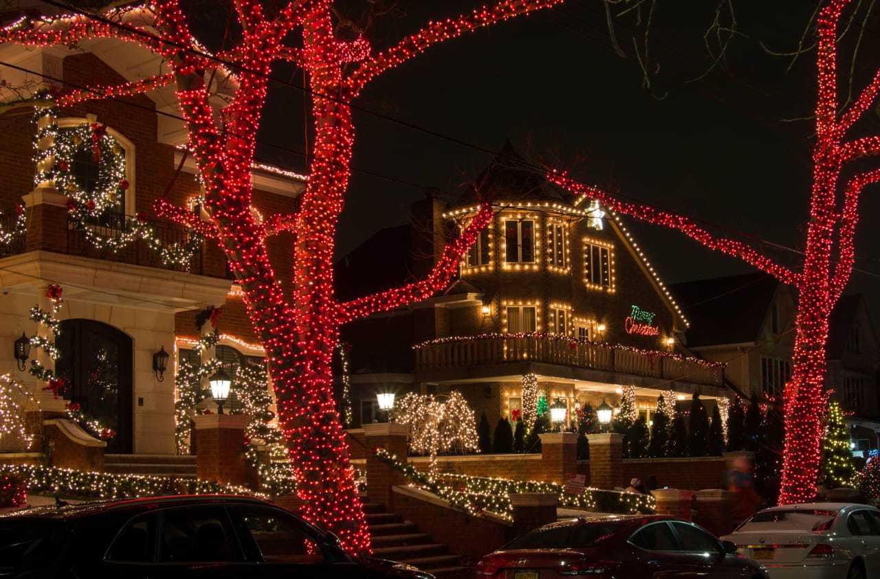 Local HolidayLights Maps Feature The Biggest And Best Home Displays In