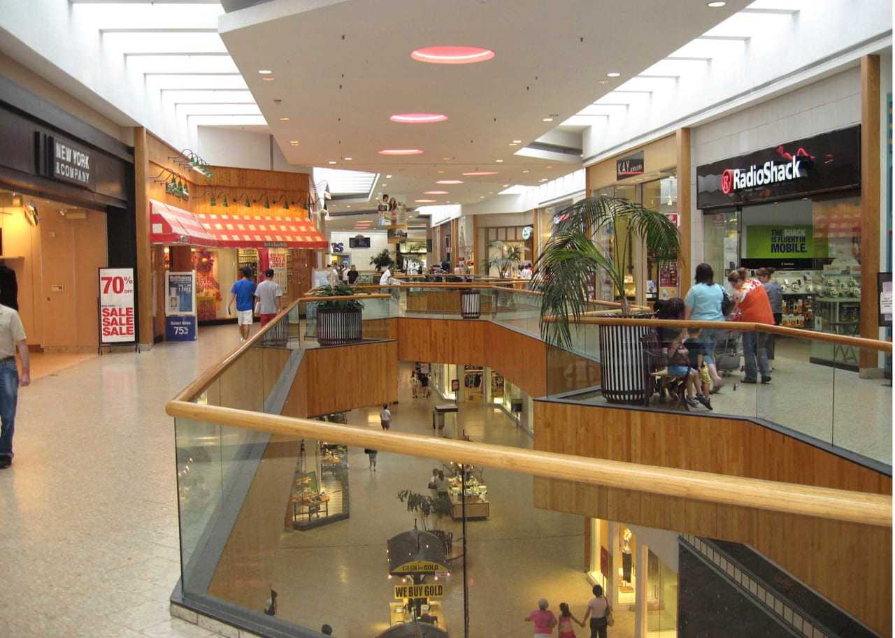 Curbside Pickup Options Skyrocket At Holyoke Mall As Restaurants
