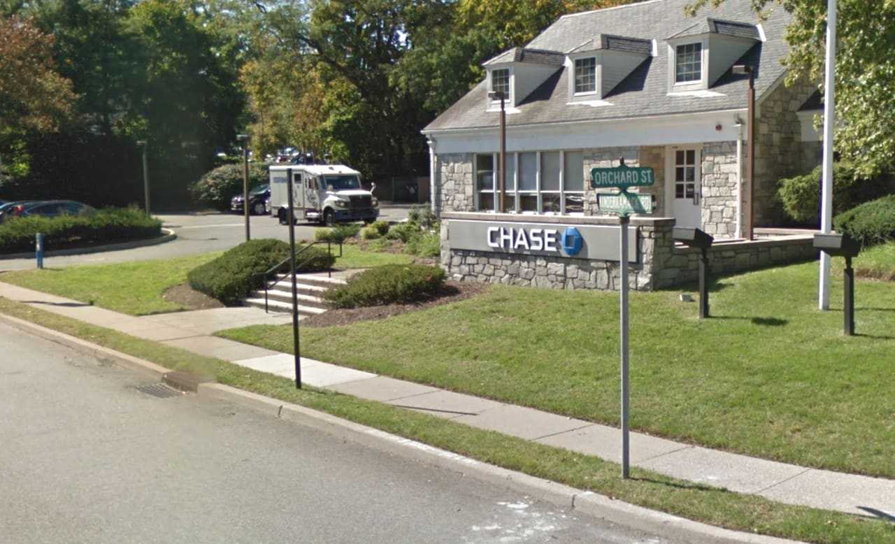 Oradell PD Fleeing Suspect In 14,000 ID Theft Case Fights With