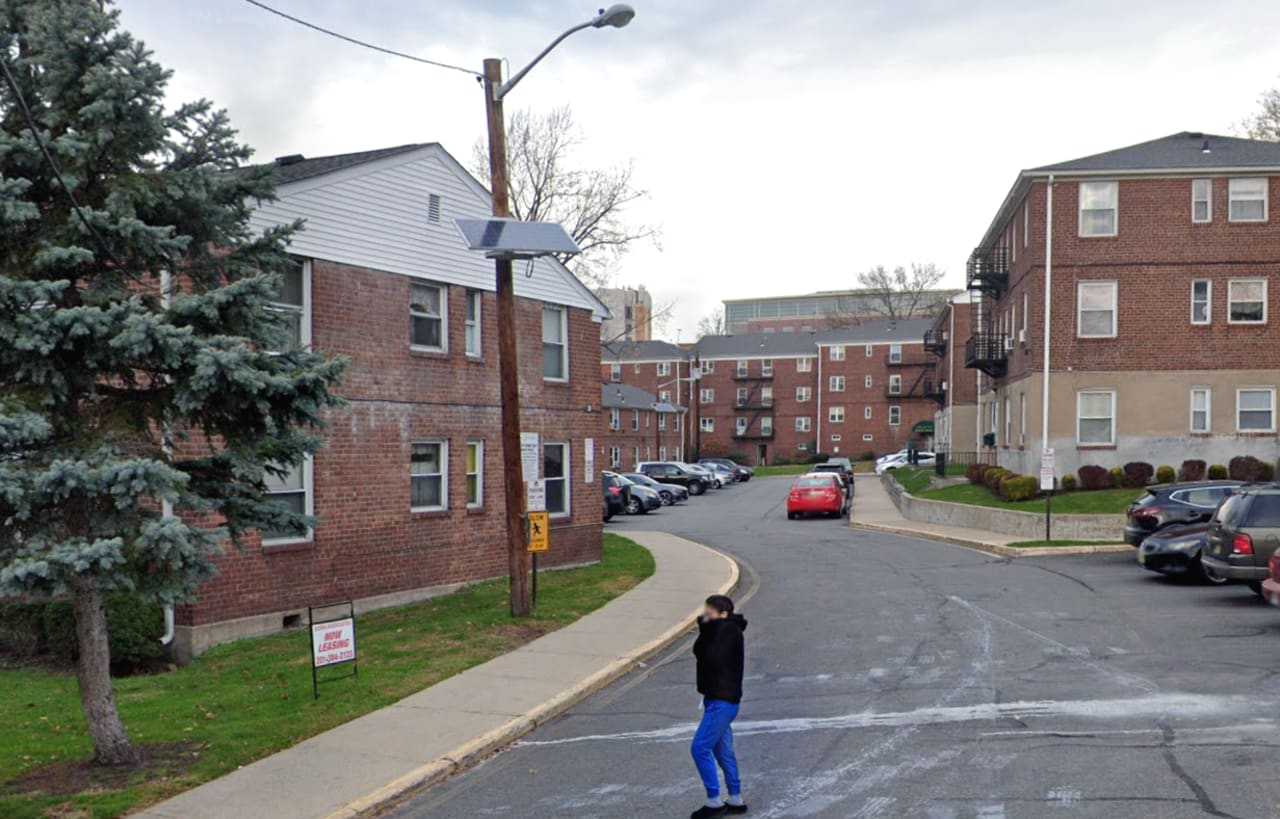 Disturbance At Englewood Apartment Complex Leads To Arrests Englewood