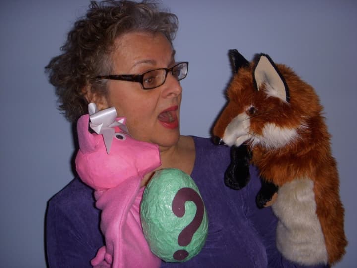 &quot;La Cucaracha Martina&quot; will be performed by Diane Koszarski of Pink Flamingo Puppets on Sunday, Oct. 18, at 2 p.m. at the Teaneck Public Library.