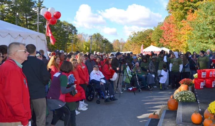 Hundreds of supporters stood side-by-side to show their support Sunday in the fight against ALS.